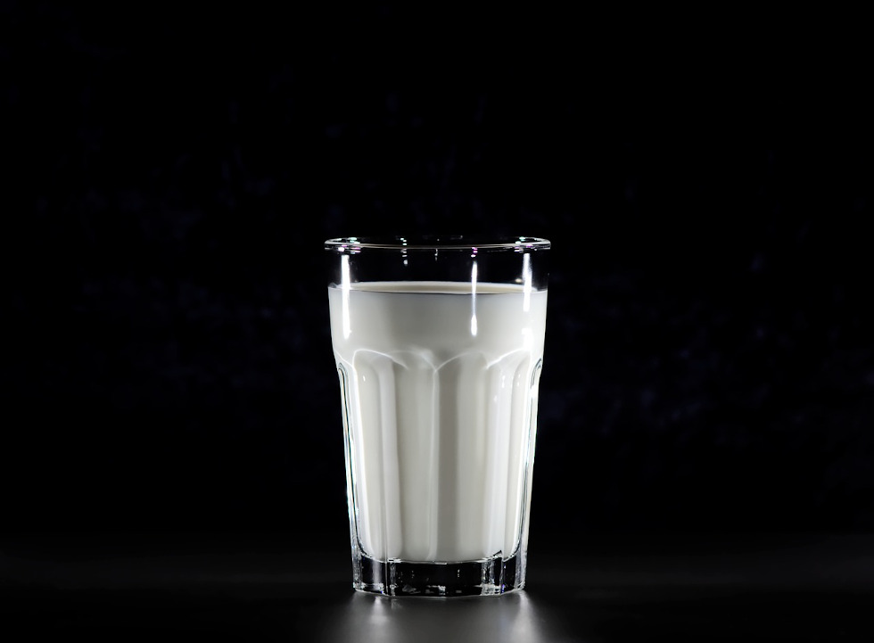 Rokaya Diallo porte plainte contre l’industrie du lait : « Ne proposer que du blanc est discriminant »