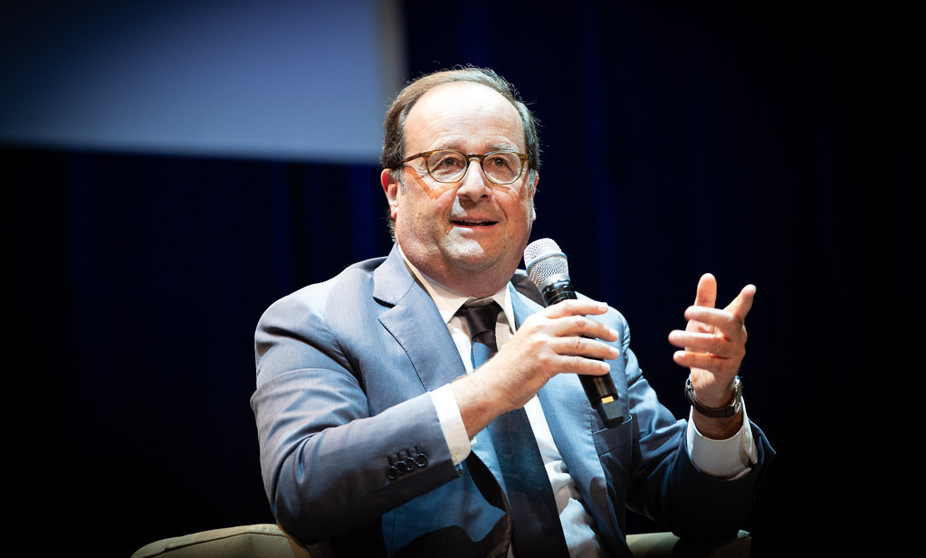 François Hollande va donner une conférence sur le thème « Se gaver dans un contexte de crise économique »