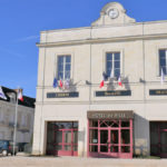 Façade d'une mairie avec devise Française "Liberté, égalité et fraternité"