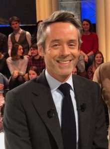 Avec qui Yann Barthes est en couple? - Le connard enchainé